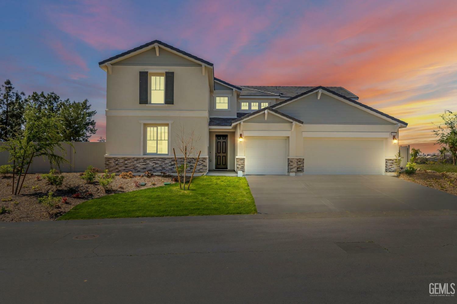 Property Photo: 5808 Levanto Street CA 93306