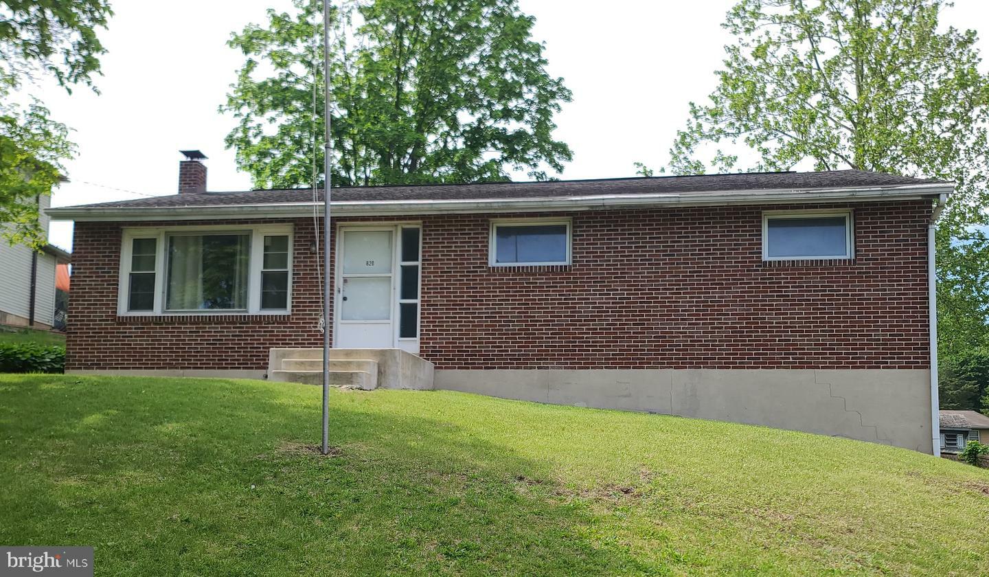 820 Philadelphia Avenue  Reading PA 19607 photo