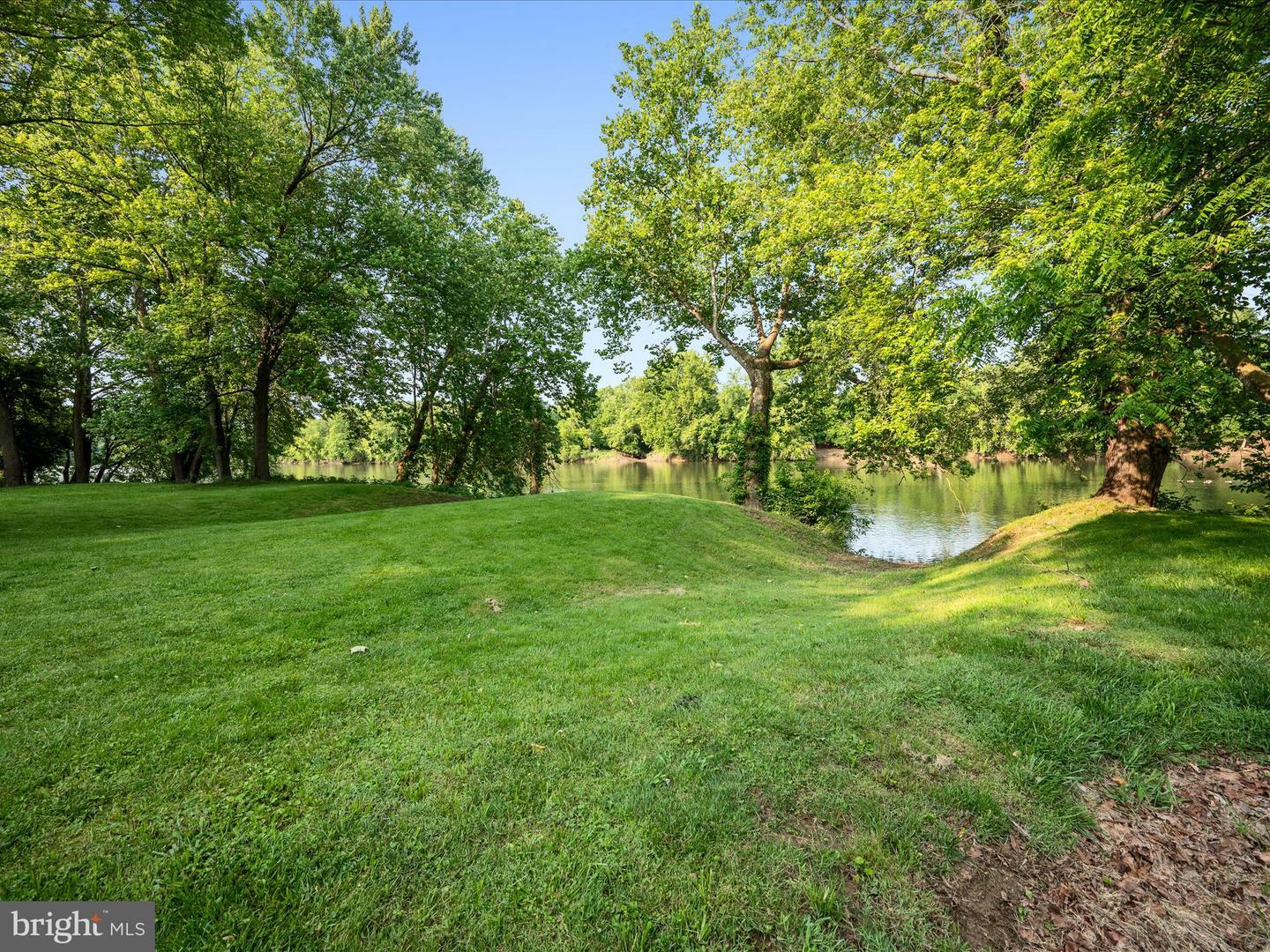Property Photo: 173 Riverside Drive WV 25425