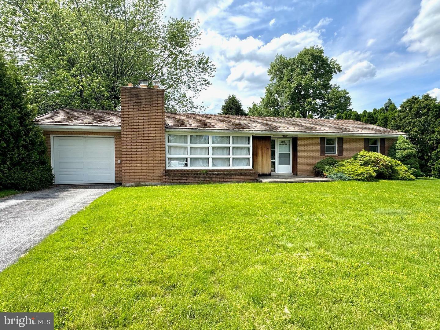 Property Photo: 116 N Elm Street PA 19551