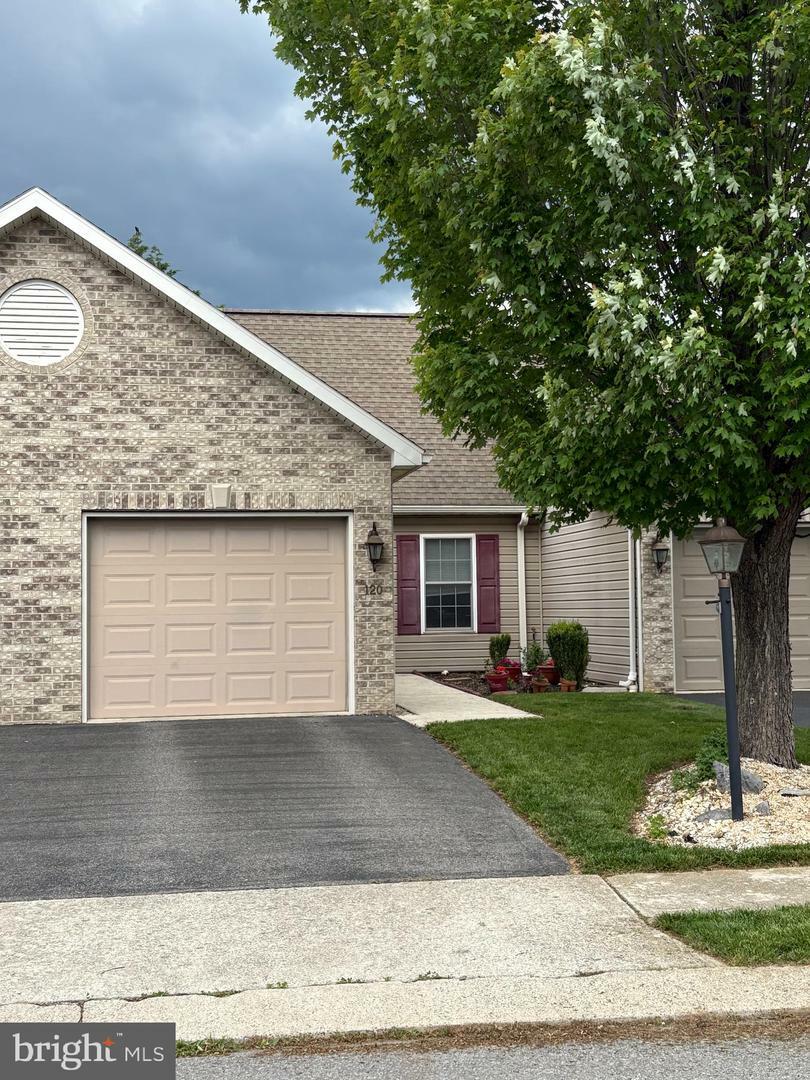 120 Brighton Drive  Carlisle PA 17015 photo