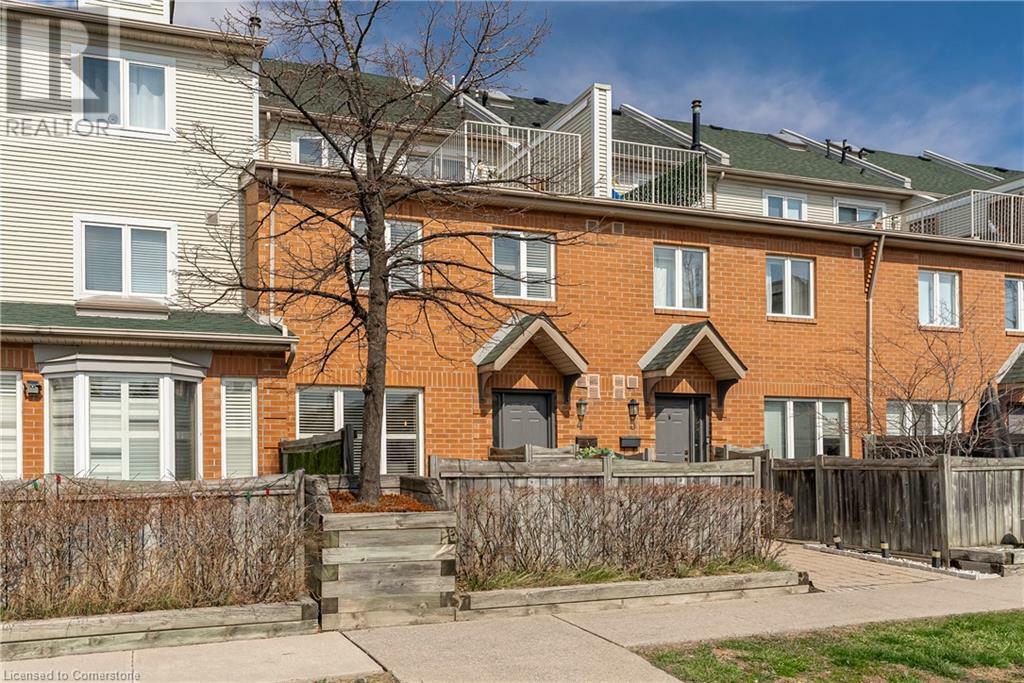 Property Photo: 1241 Parkwest Place 4 ON L5E 3J3