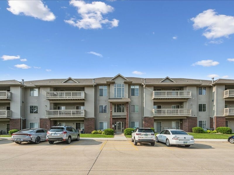 Property Photo: 250 Cimarron Drive 122 IA 52233