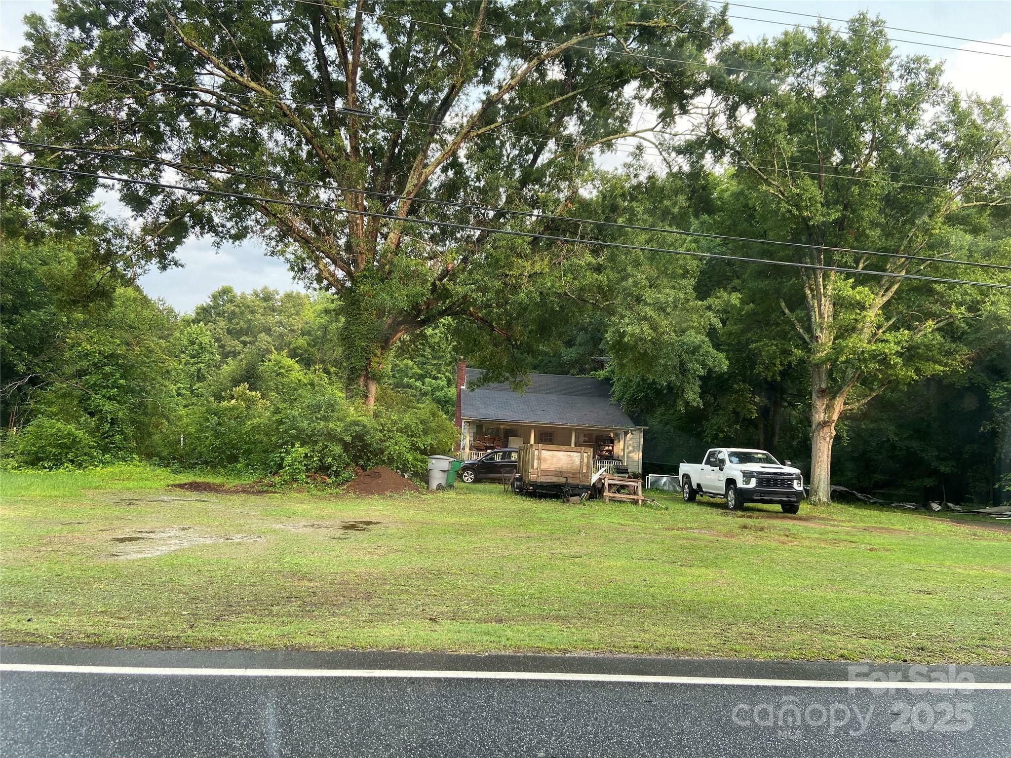 9832 Harrisburg Road  Charlotte NC 28215 photo