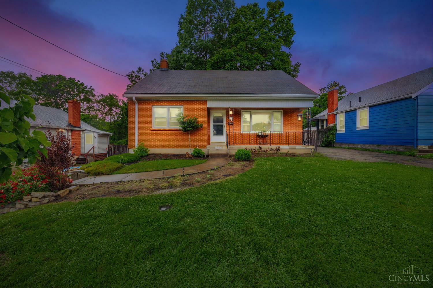 Property Photo: 2985 Bailey Avenue OH 45248