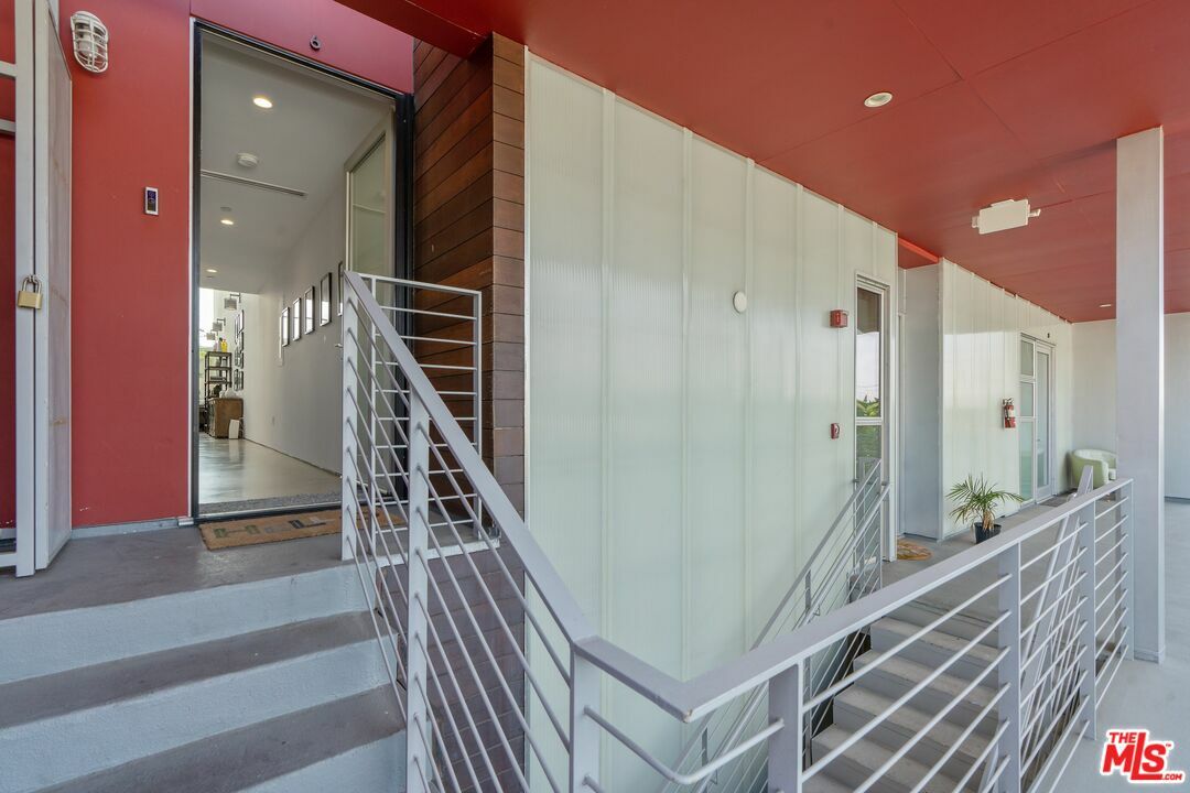 Property Photo: 611 N Bronson Ave CA 90004