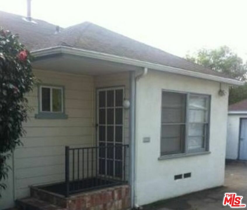 Property Photo: 851 Haverford Ave CA 90272