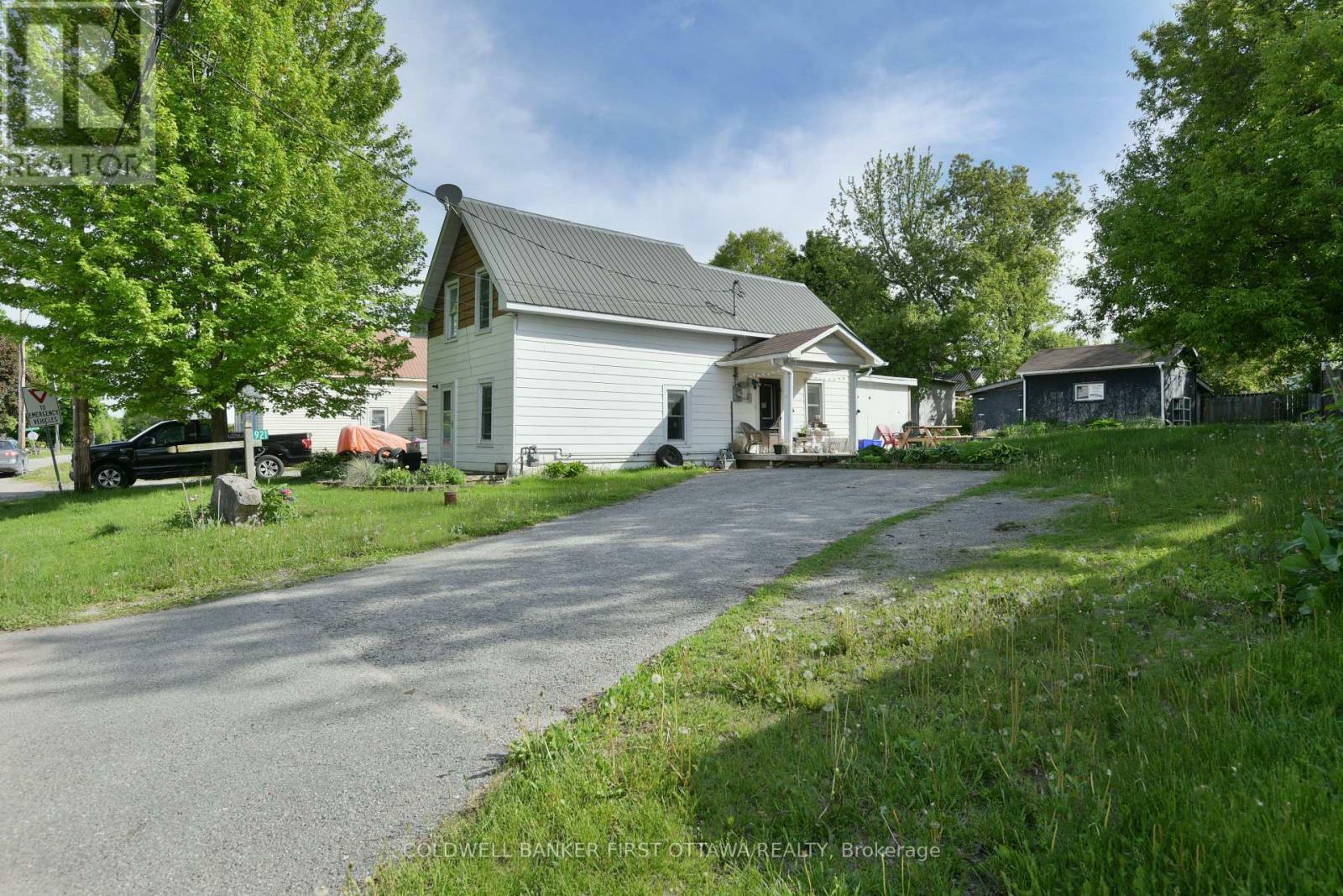 921 Centre Street  McNab/Braeside ON K0A 1G0 photo
