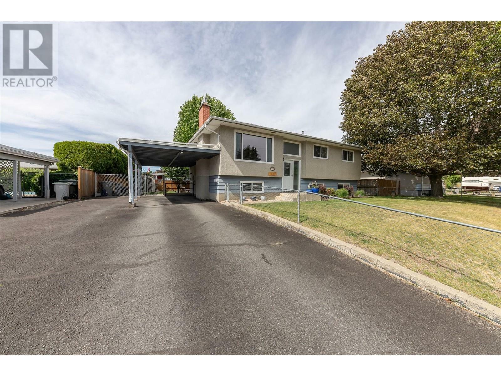 Property Photo: 1629 Westmount Drive BC V2B 6A1