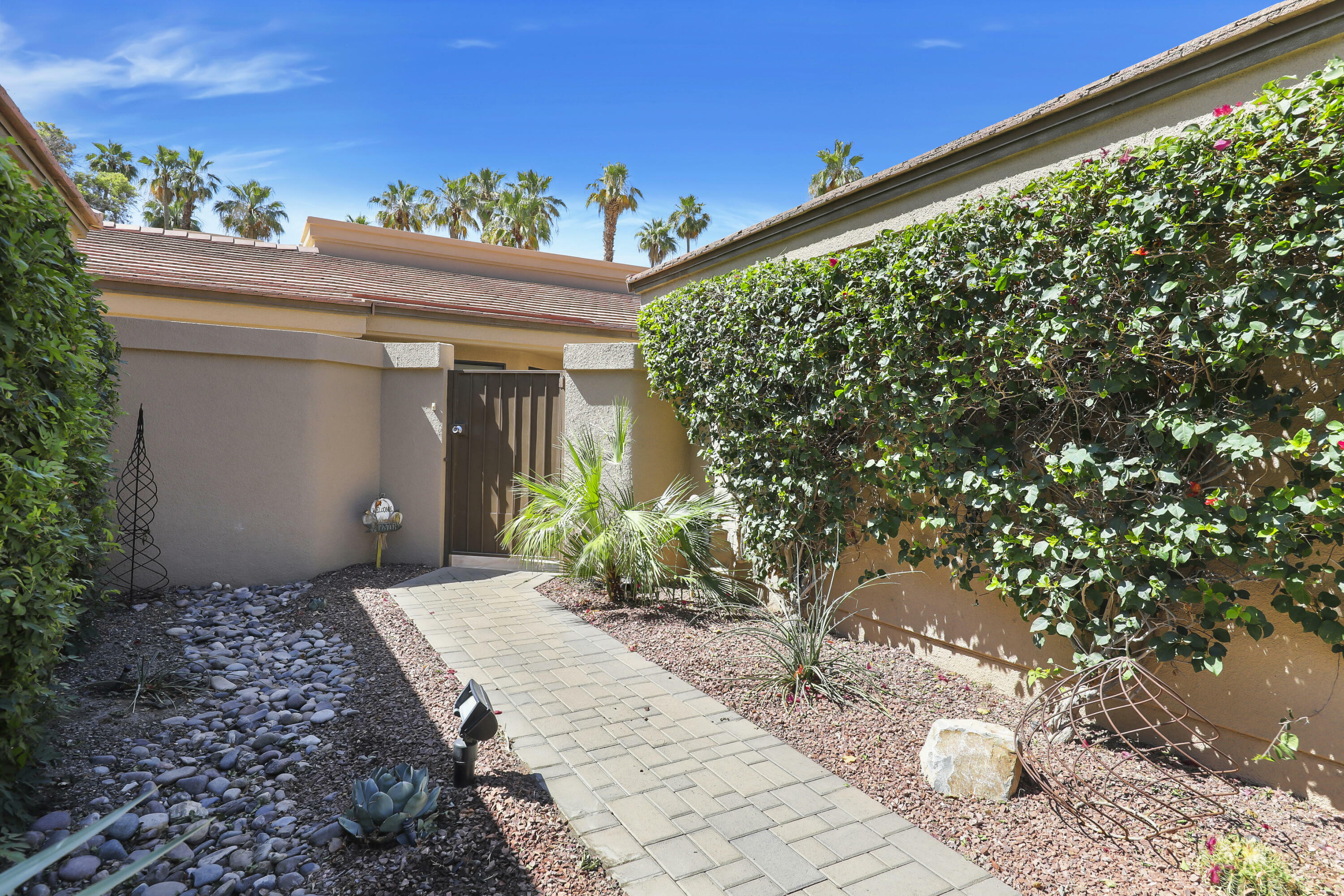 Property Photo: 76099 Impatiens Circle CA 92211