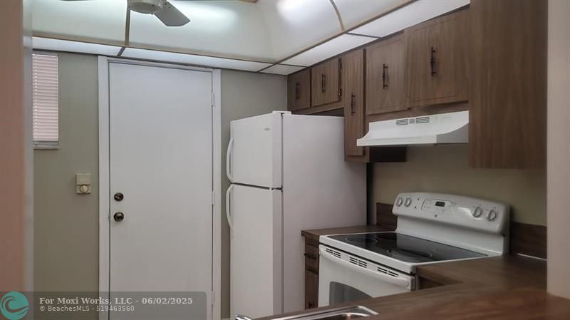 Property Photo: 404 NW 68th Ave 402 FL 33317