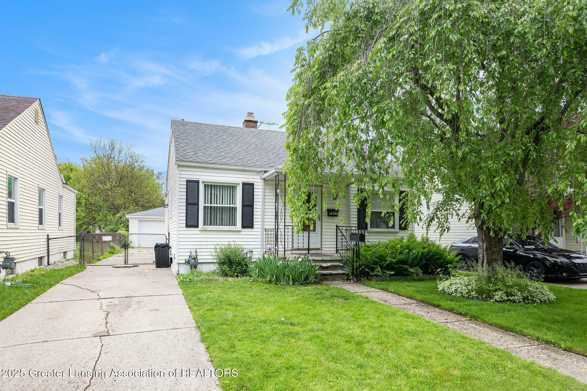 Property Photo: 18762 Woodland Street MI 48225