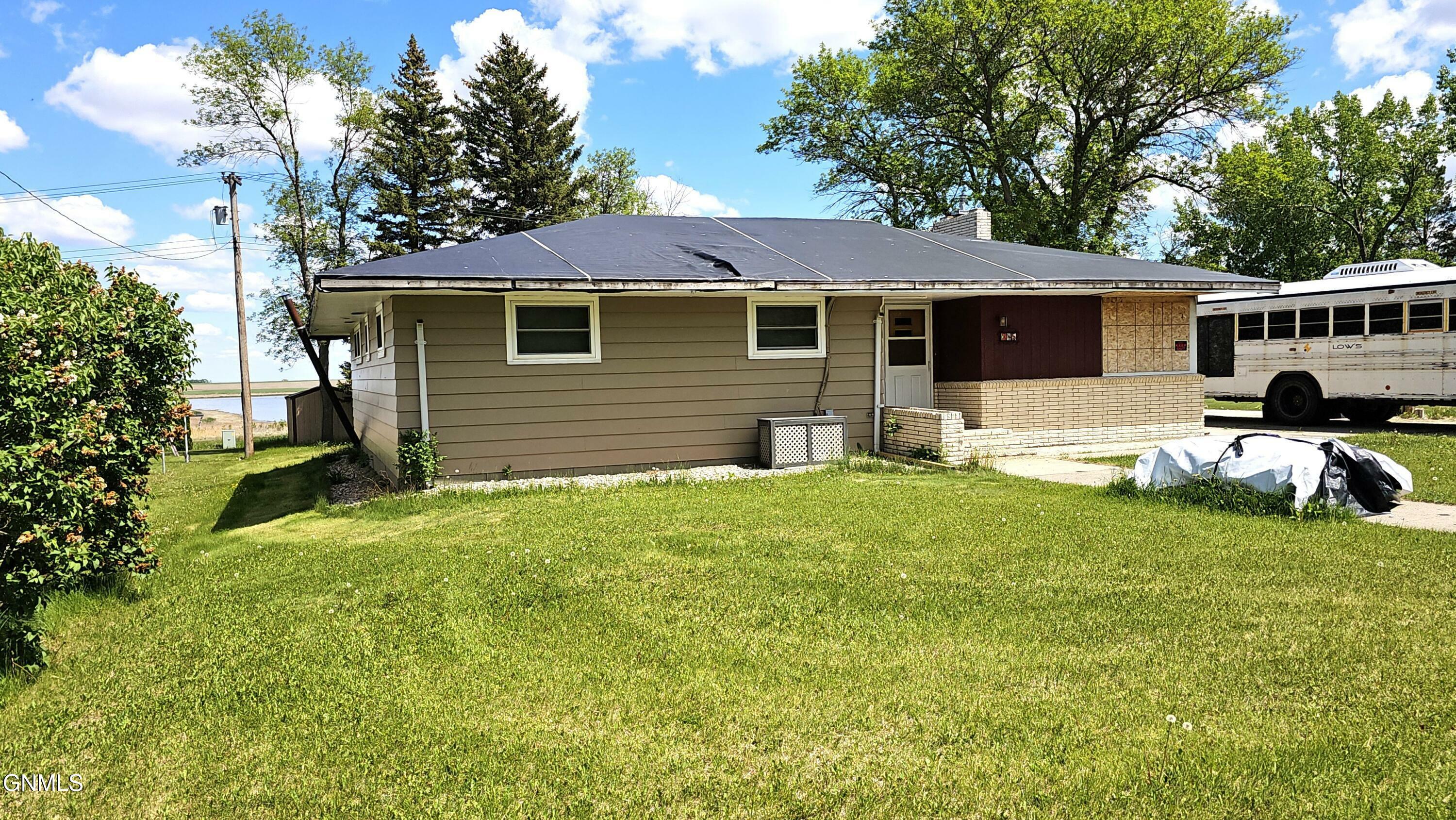 Property Photo: 315 2nd Avenue SE ND 58413