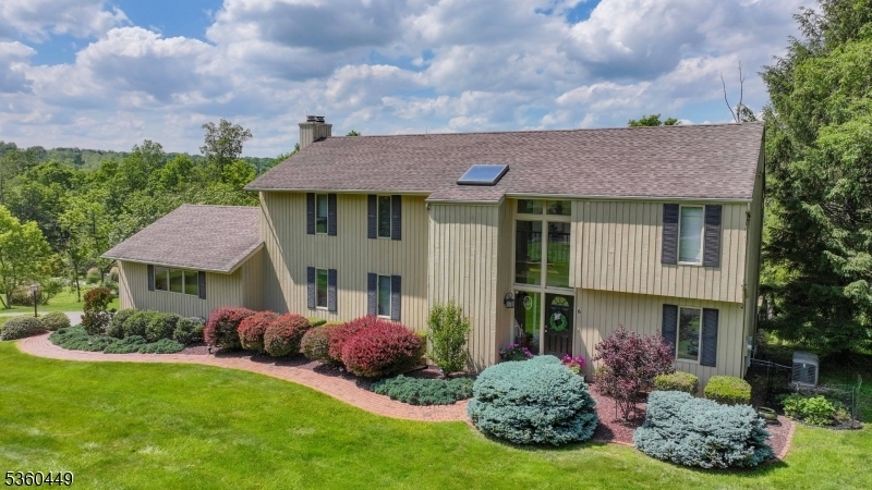 Property Photo: 6 Green Hills Dr NJ 08822