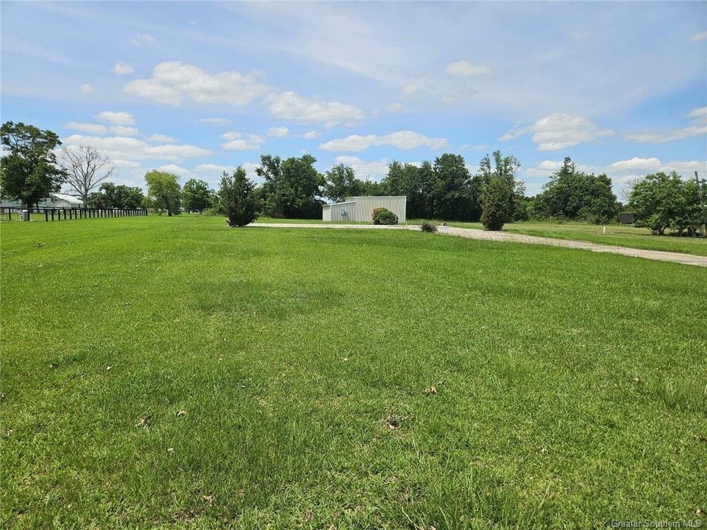 Property Photo: 584 W Friesen Road LA 70607