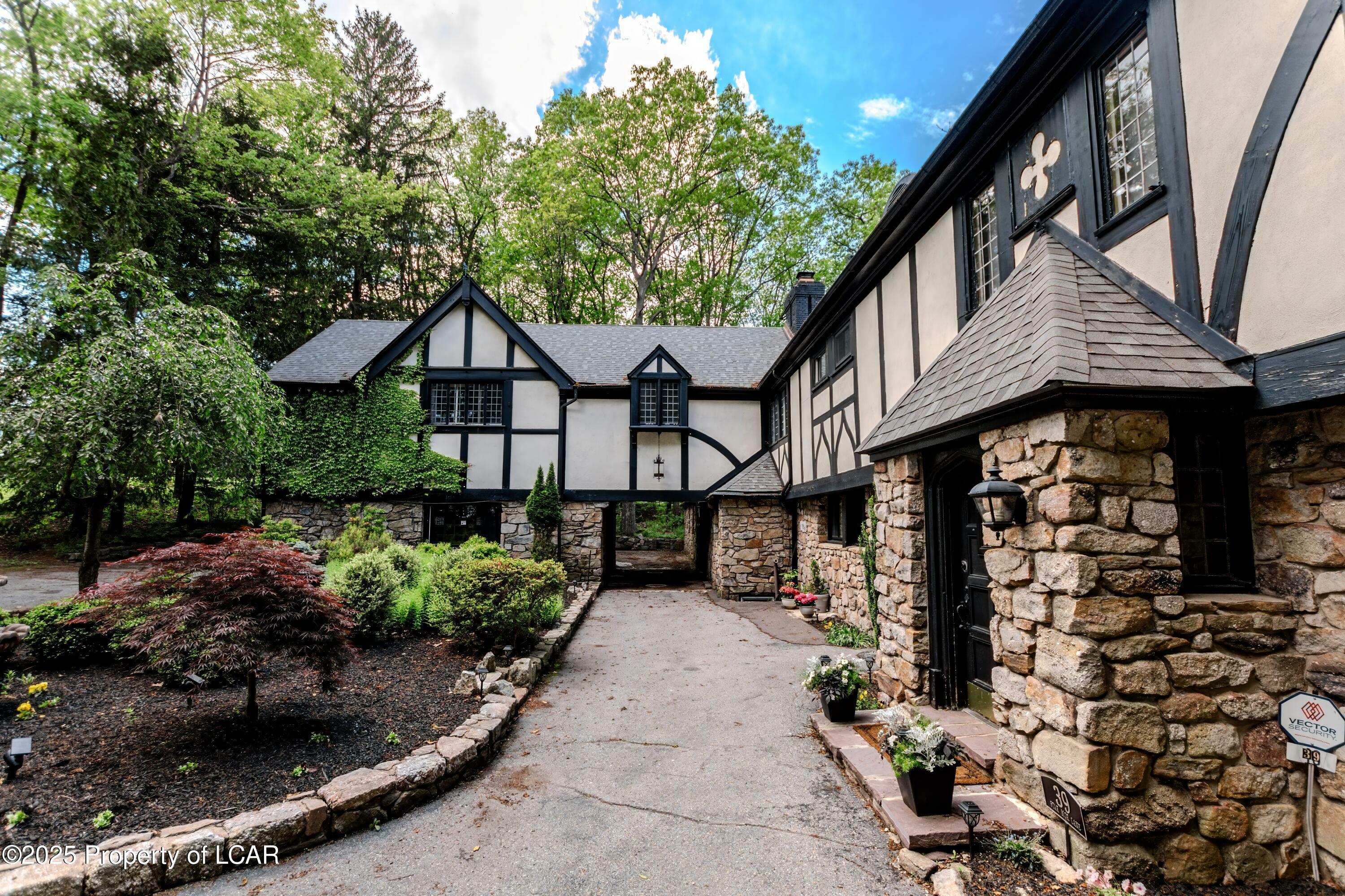 Property Photo: 39 Star Mor Lane PA 18202