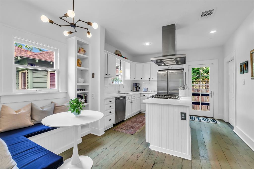 Property Photo: 1618 Lawrence Street TX 77008