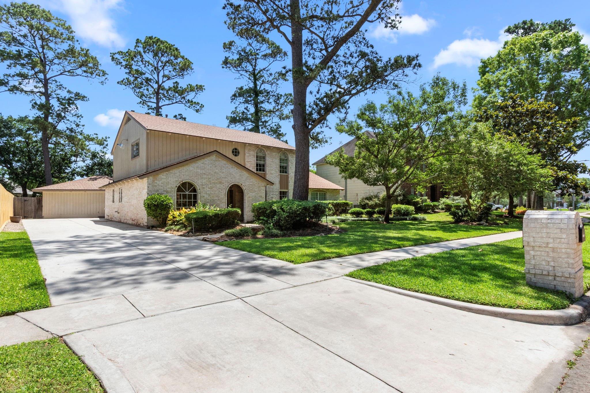 Property Photo: 1022 Oak Leaf Street TX 77571