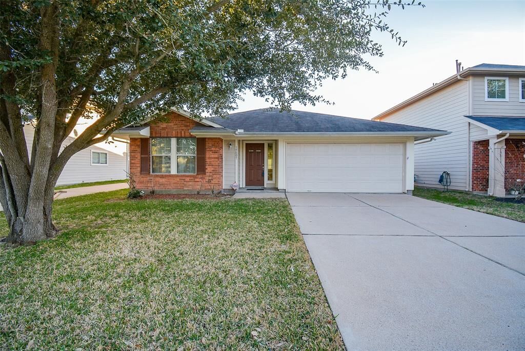Property Photo:  19807 Hidden Shadow Lane  TX 77433 