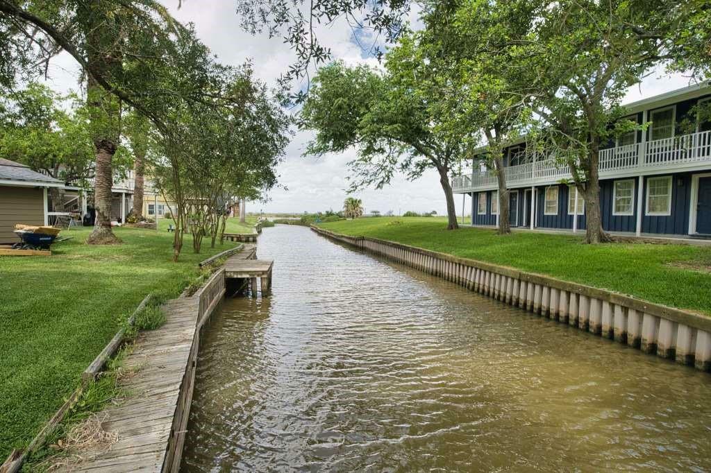Property Photo: 5216 County Road 469 10 TX 77422