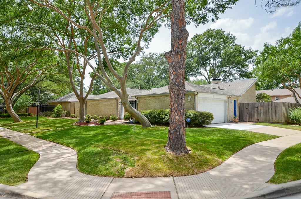 Property Photo: 1702 Cherry Bend Drive TX 77077
