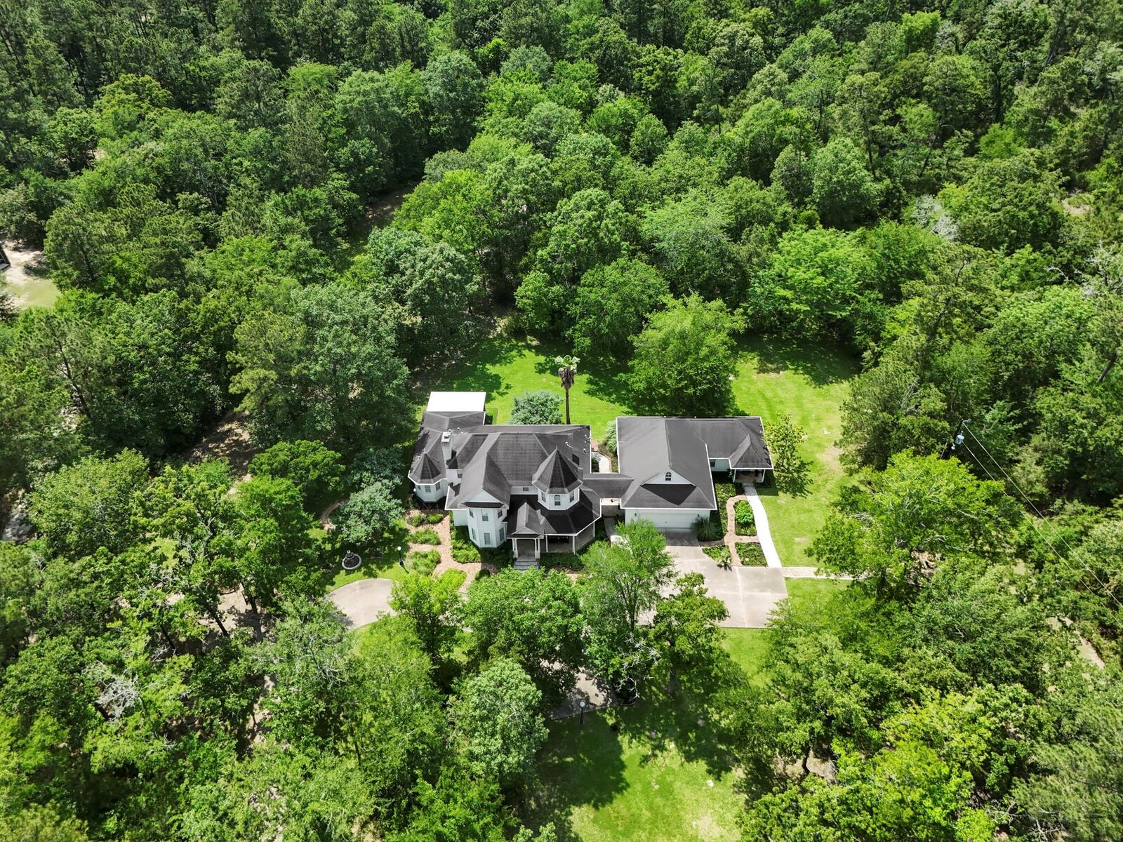 Property Photo: 28655 Deer Run Street TX 77356