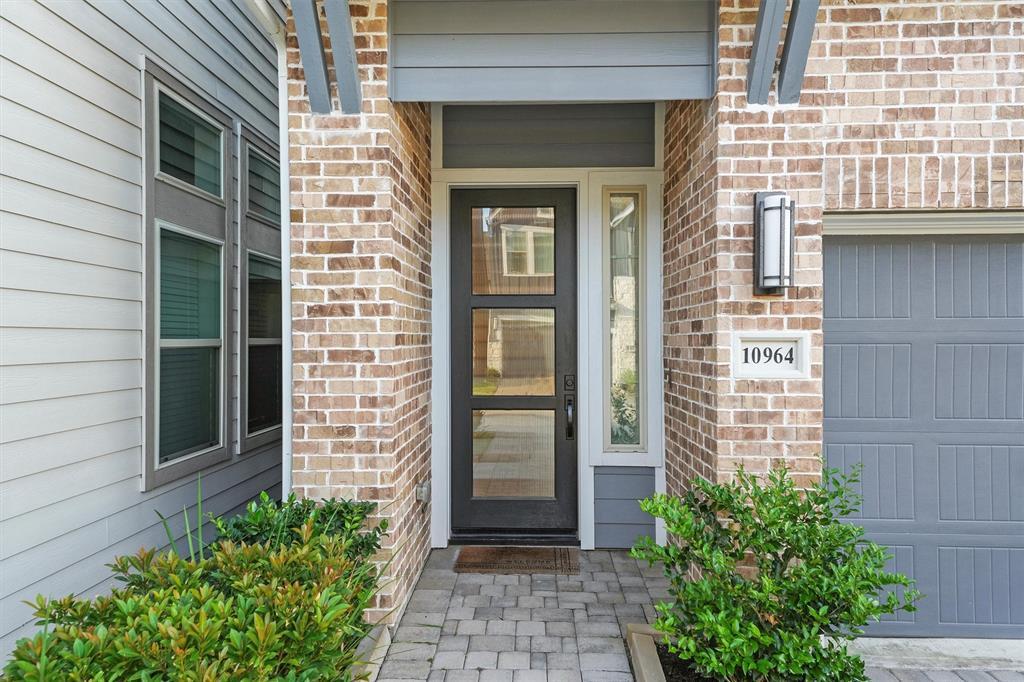 Property Photo: 10964 Swang Link Drive TX 77043