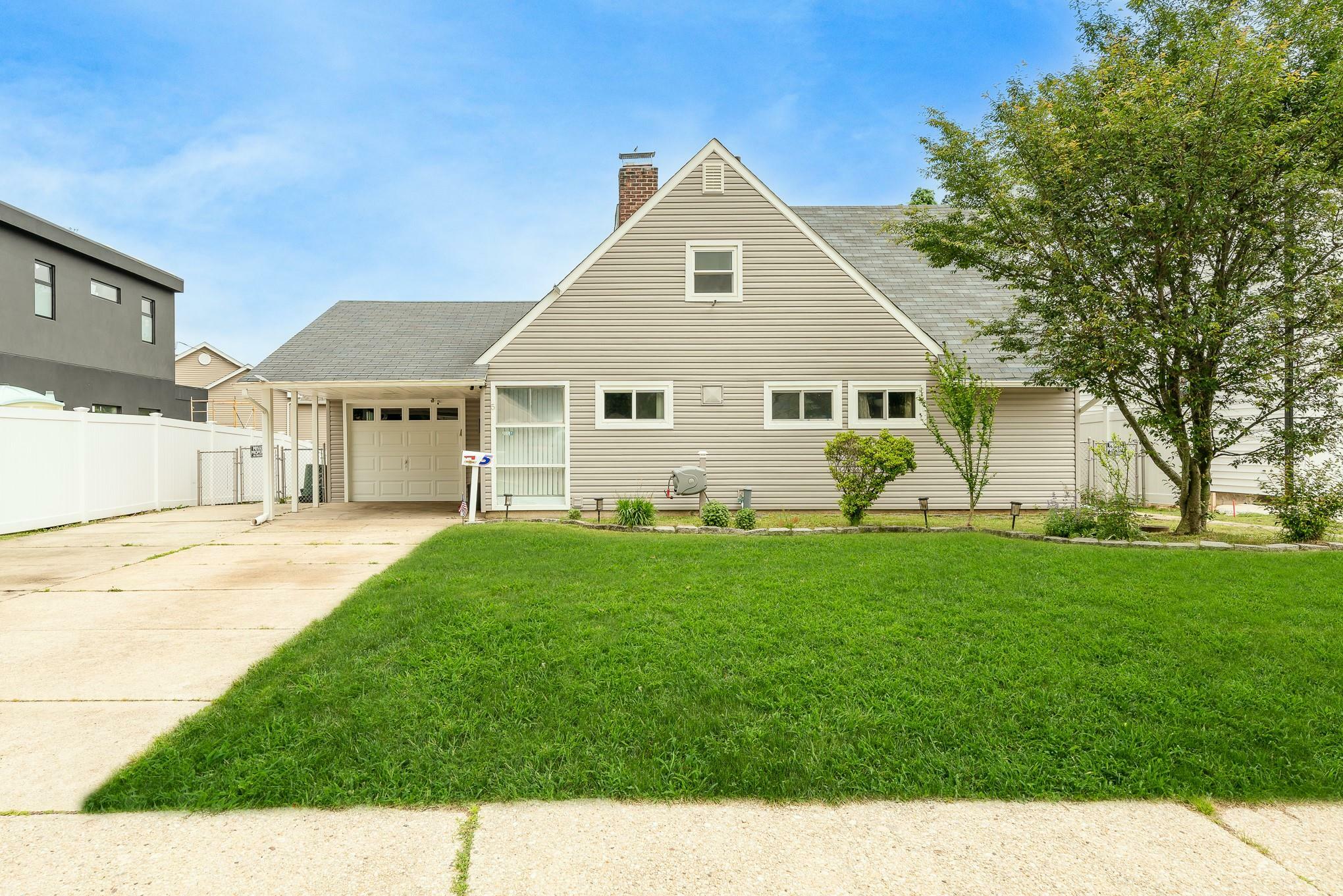 5 Short Lane  Levittown NY 11756 photo