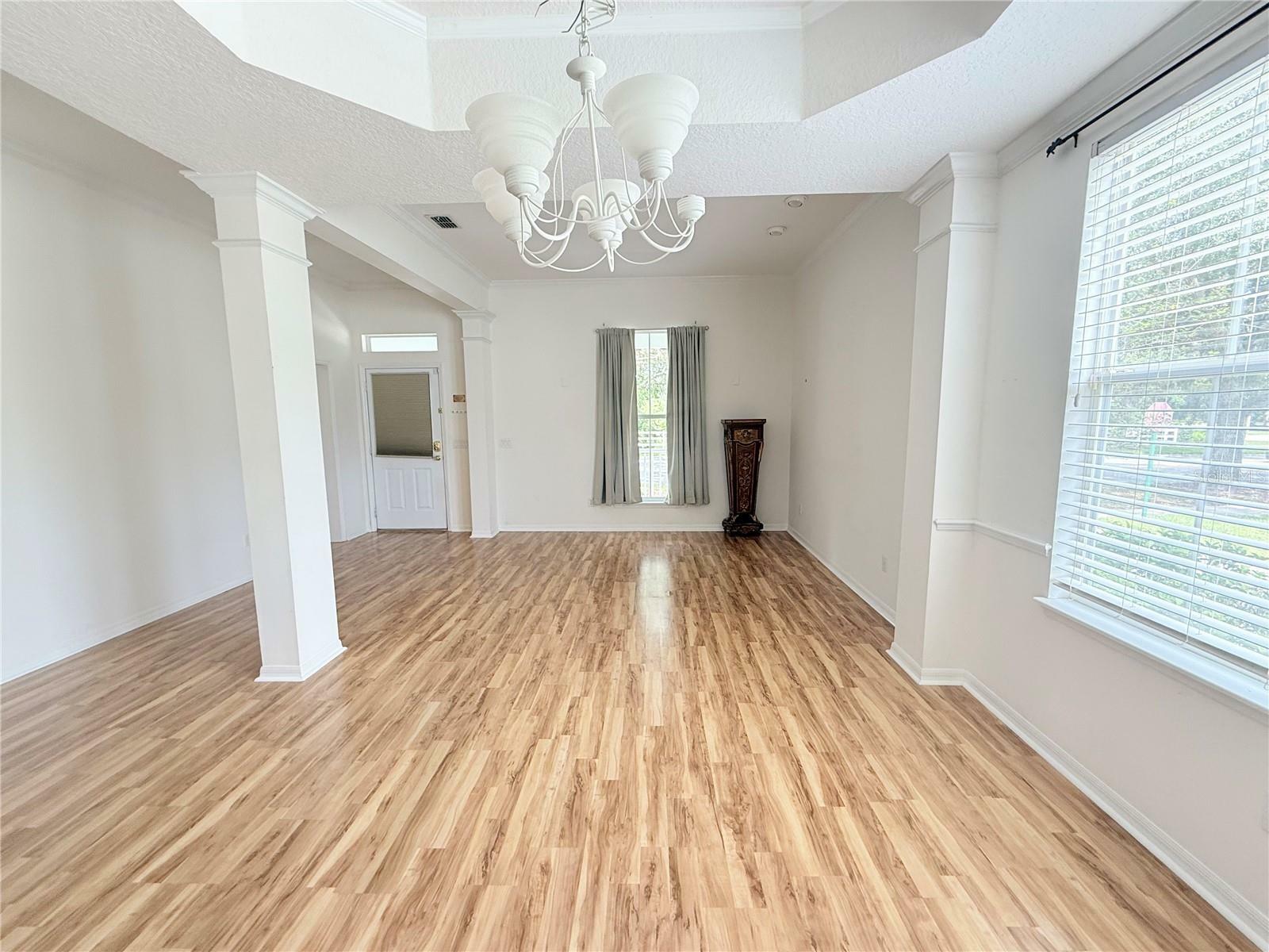 Property Photo: 902 Waterside Drive FL 34747