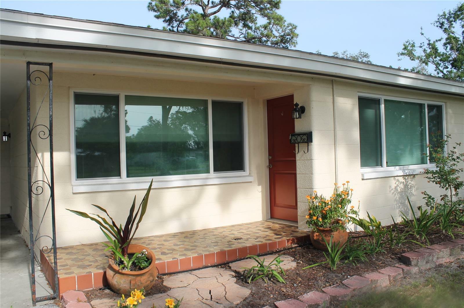 Property Photo: 406 2nd Street SW FL 33570