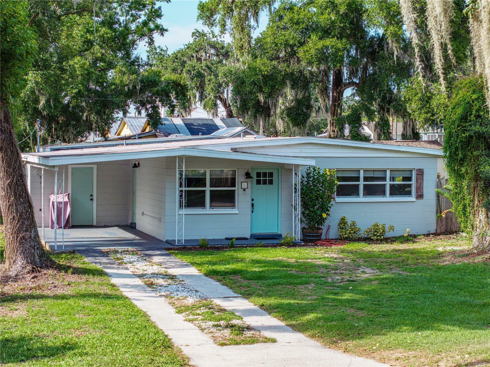 Property Photo: 1140 W Seminole Trail FL 33830