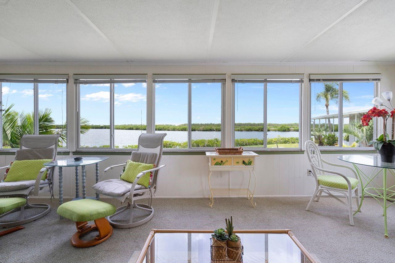 Property Photo: 550 Tampico Drive FL 34287
