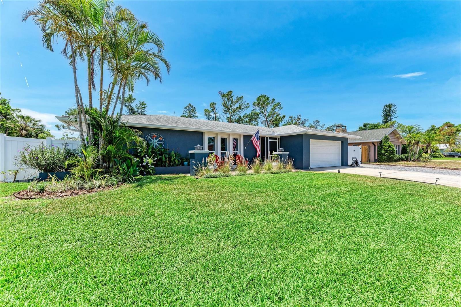 Property Photo: 5207 5th Avenue Drive NW FL 34209