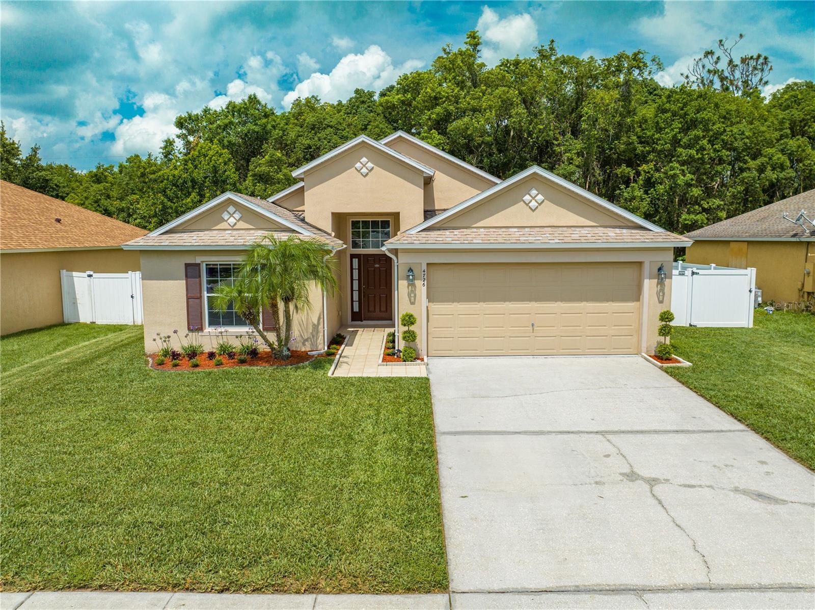 Property Photo: 4726 Ashurst Street FL 34758