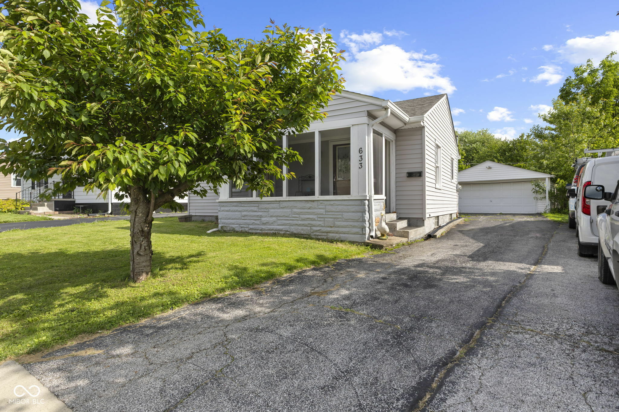 Property Photo: 633 Fletcher Lane IN 46107