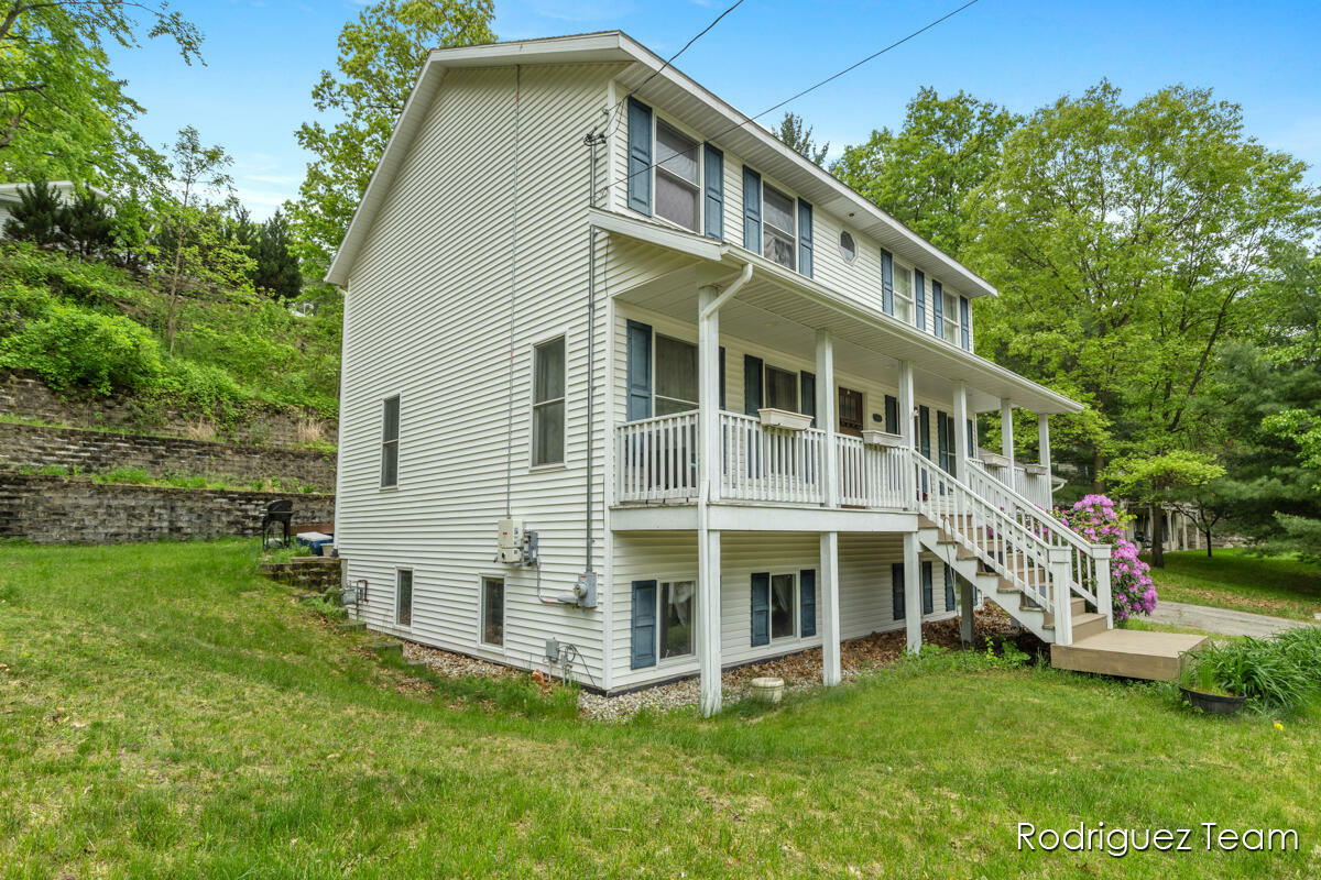 Property Photo: 4160 Knapp Valley Drive MI 49525-9437