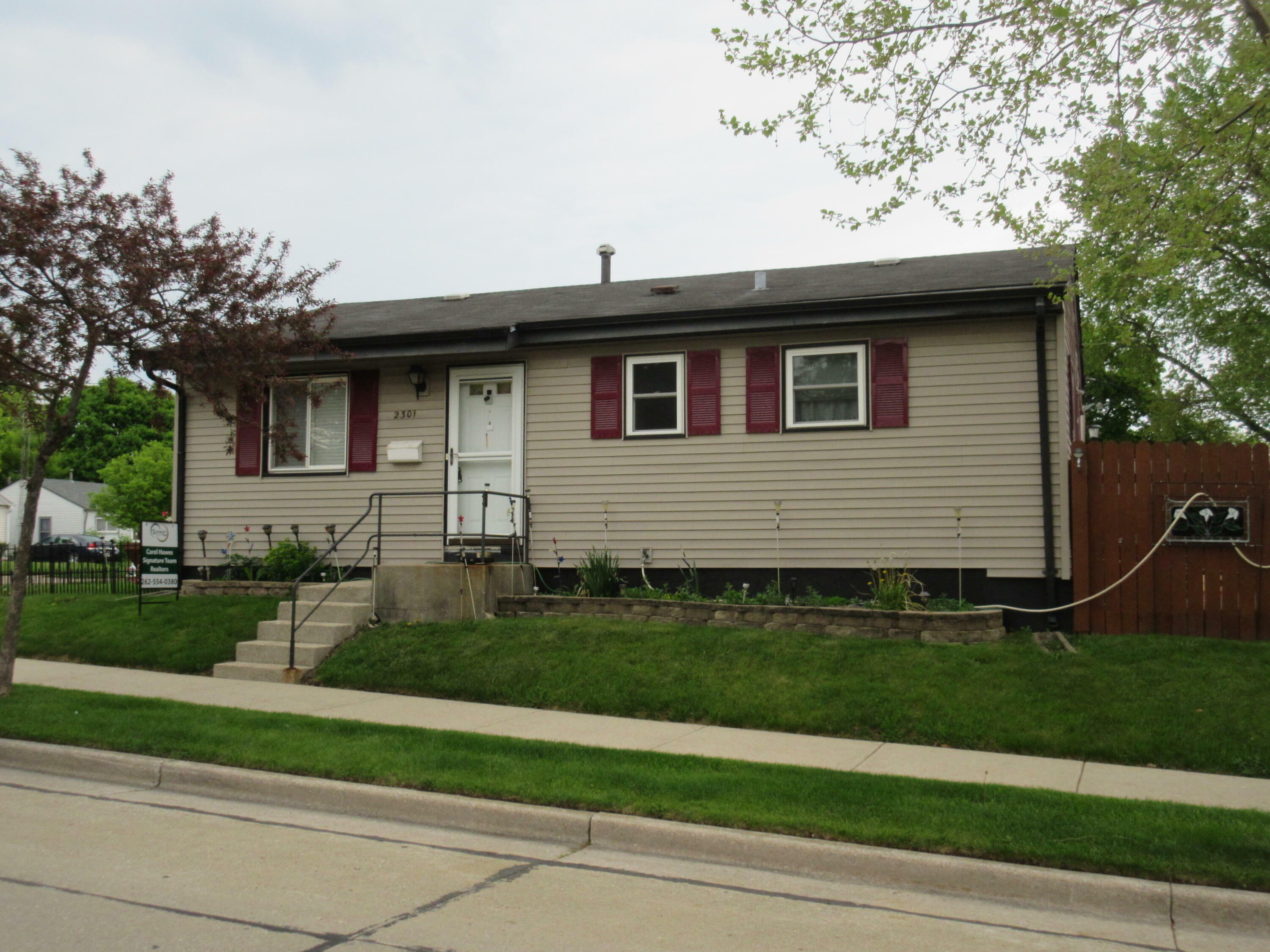 Property Photo: 2301 Orchard St WI 53405