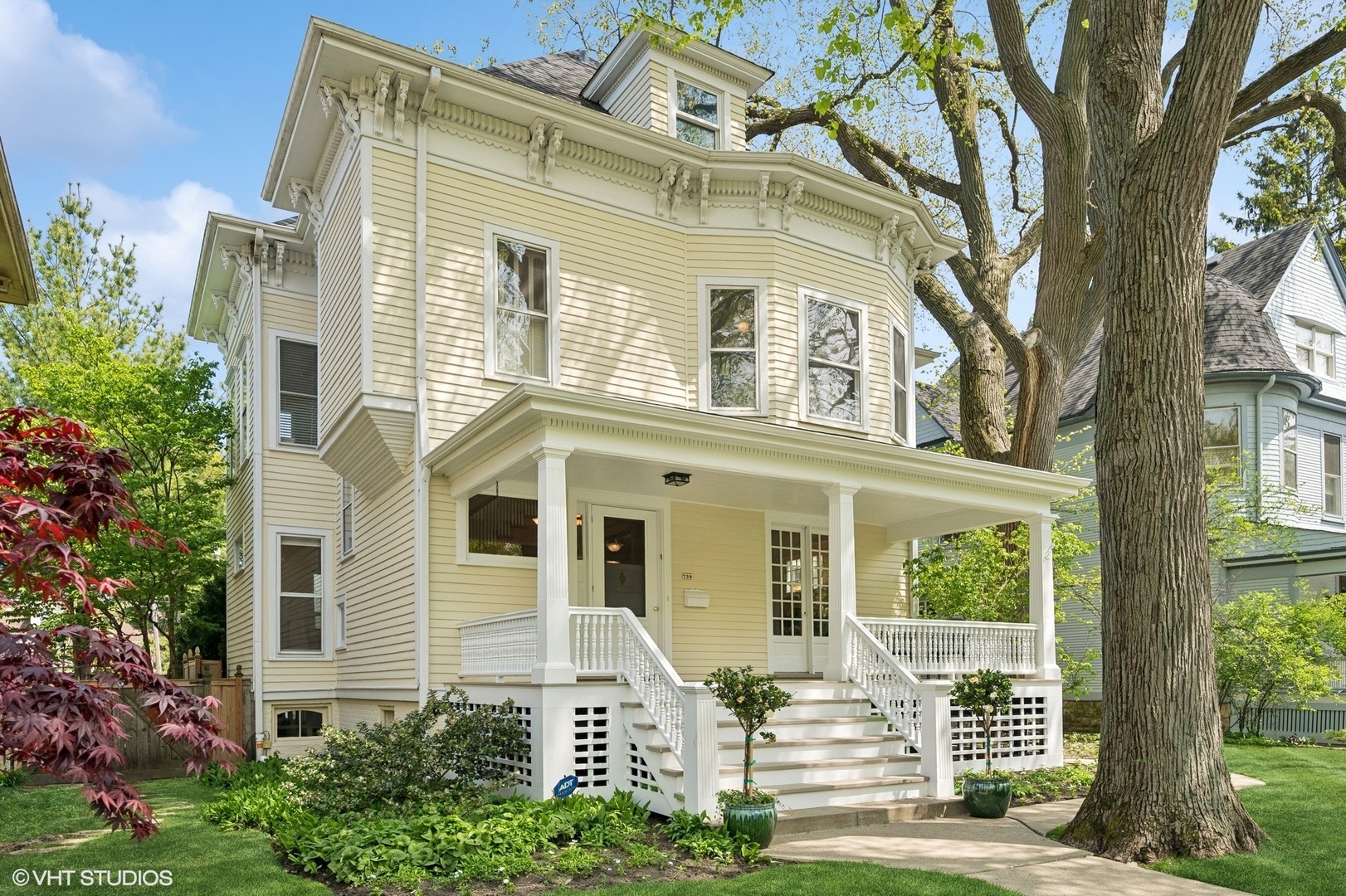 Property Photo: 739 Forest Avenue IL 60202