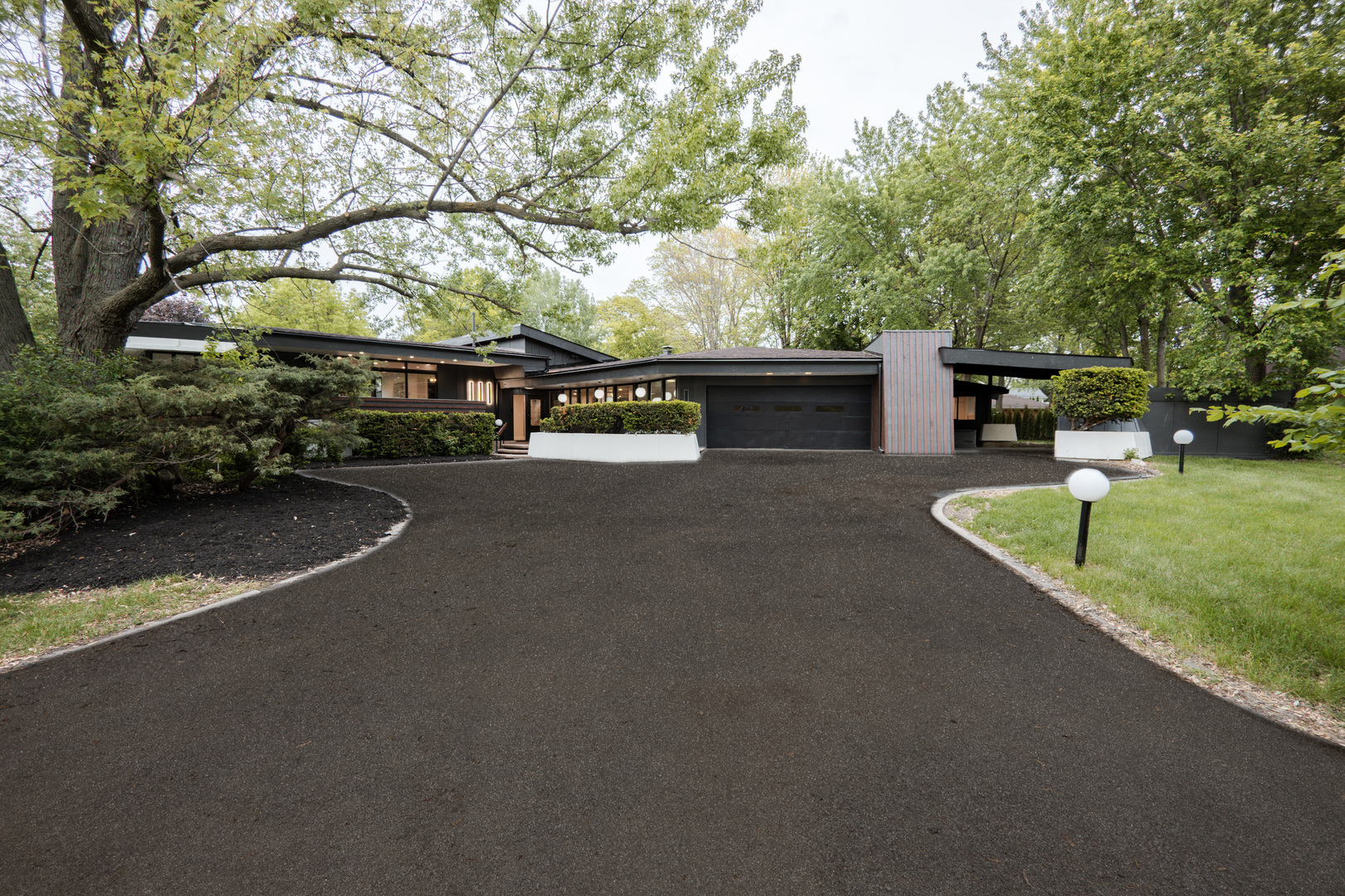 221 N Dale Avenue  Mount Prospect IL 60056 photo