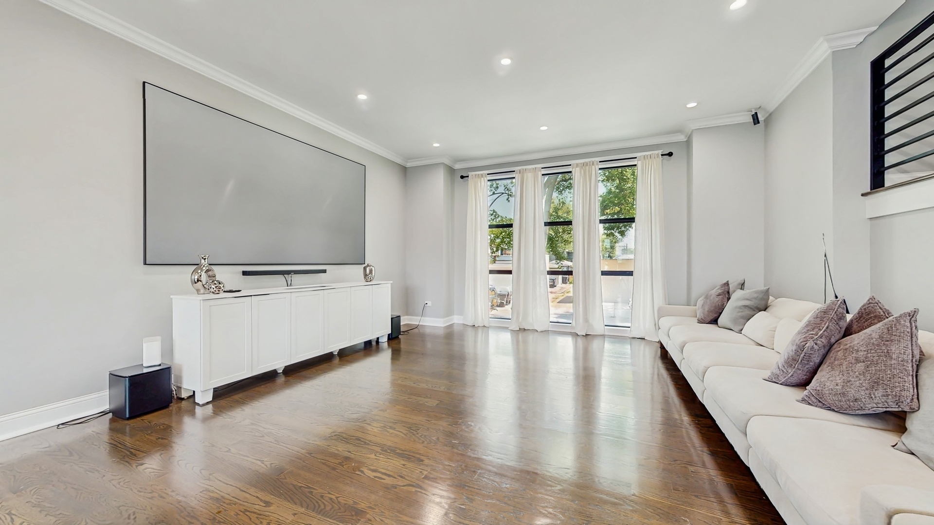 Property Photo: