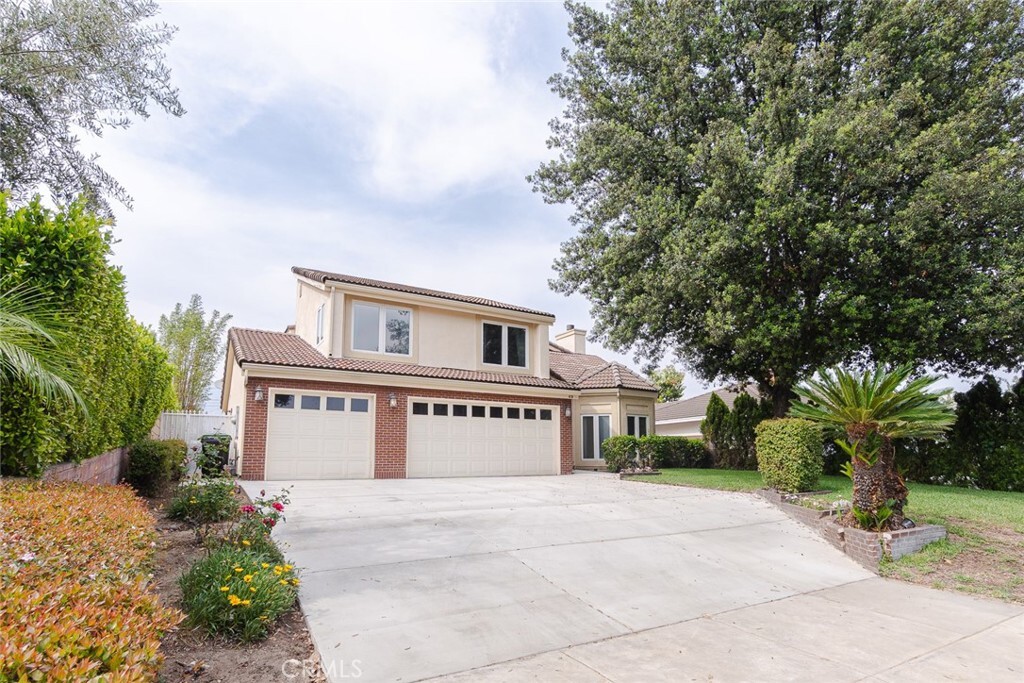 Property Photo: 49 W La Sierra Drive CA 91007