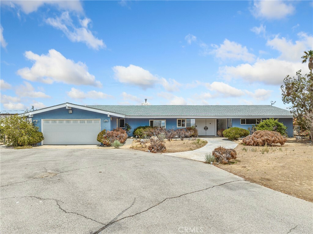 Property Photo: 31611 157th Street E CA 93544