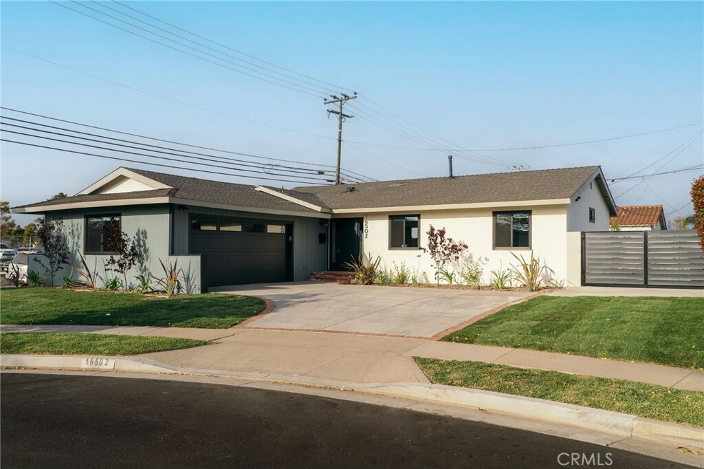 Property Photo: 16502 Potter Circle CA 92647