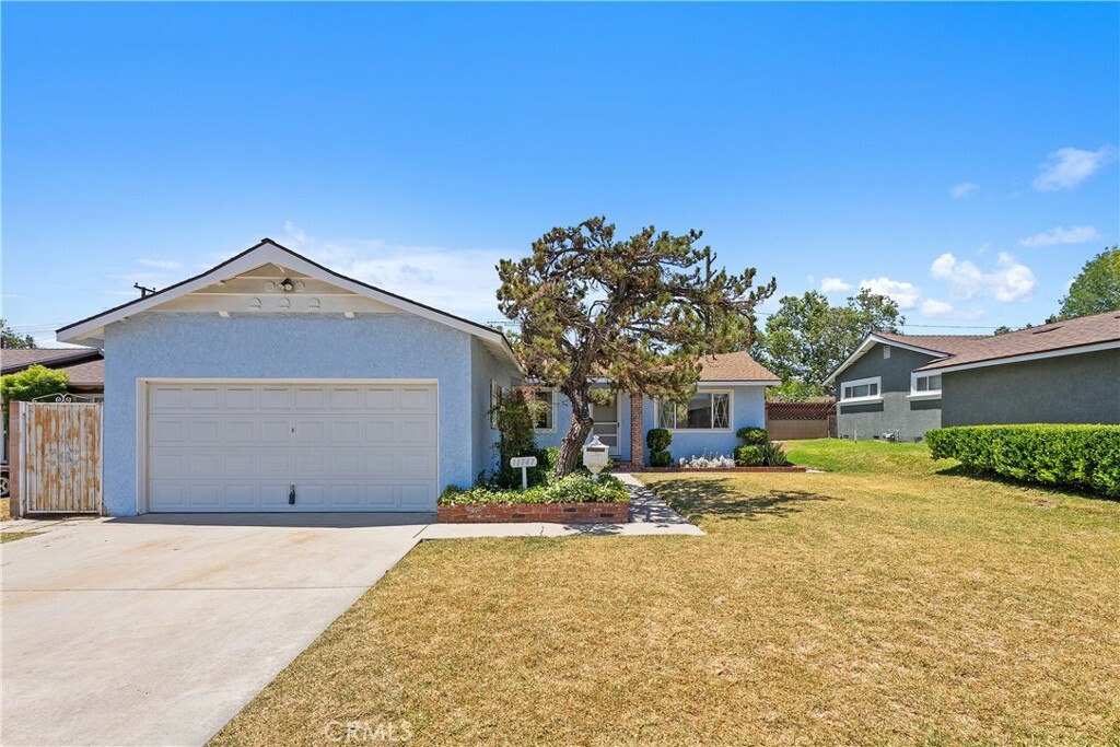 Property Photo: 11747 Hollyview Drive CA 90638