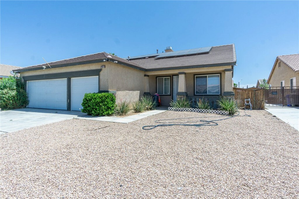 Property Photo: 14537 Oakdale Circle CA 92301