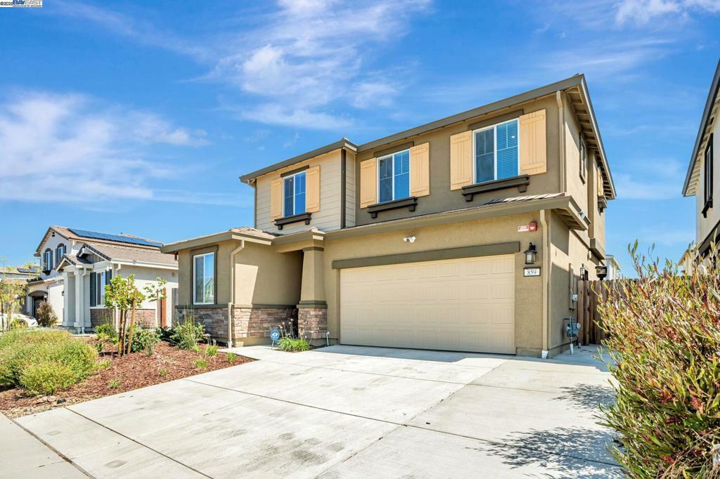 Property Photo: 859 Helmsley Dr CA 95687