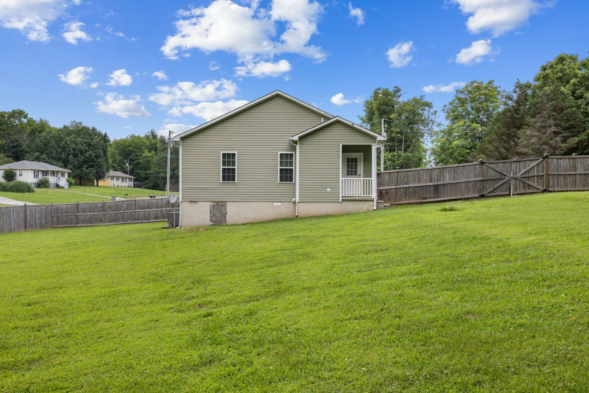 Property Photo: 107 Wallace Cir AL 35645