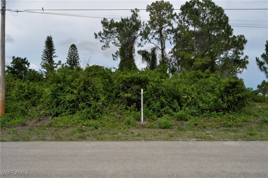 Property Photo: 57 Curtis Avenue S FL 33976