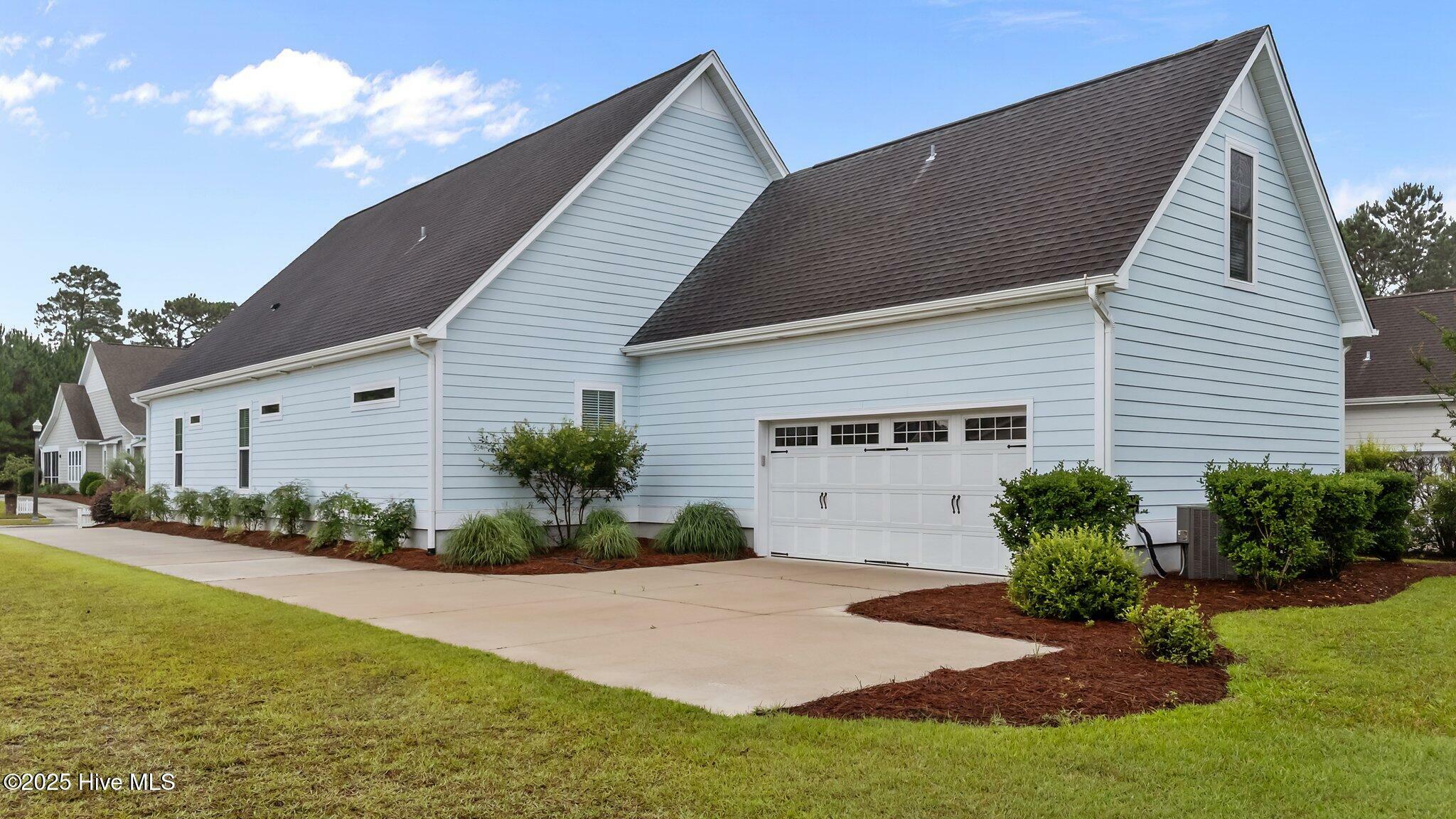 Property Photo: 2021 Simmerman Way NC 28451