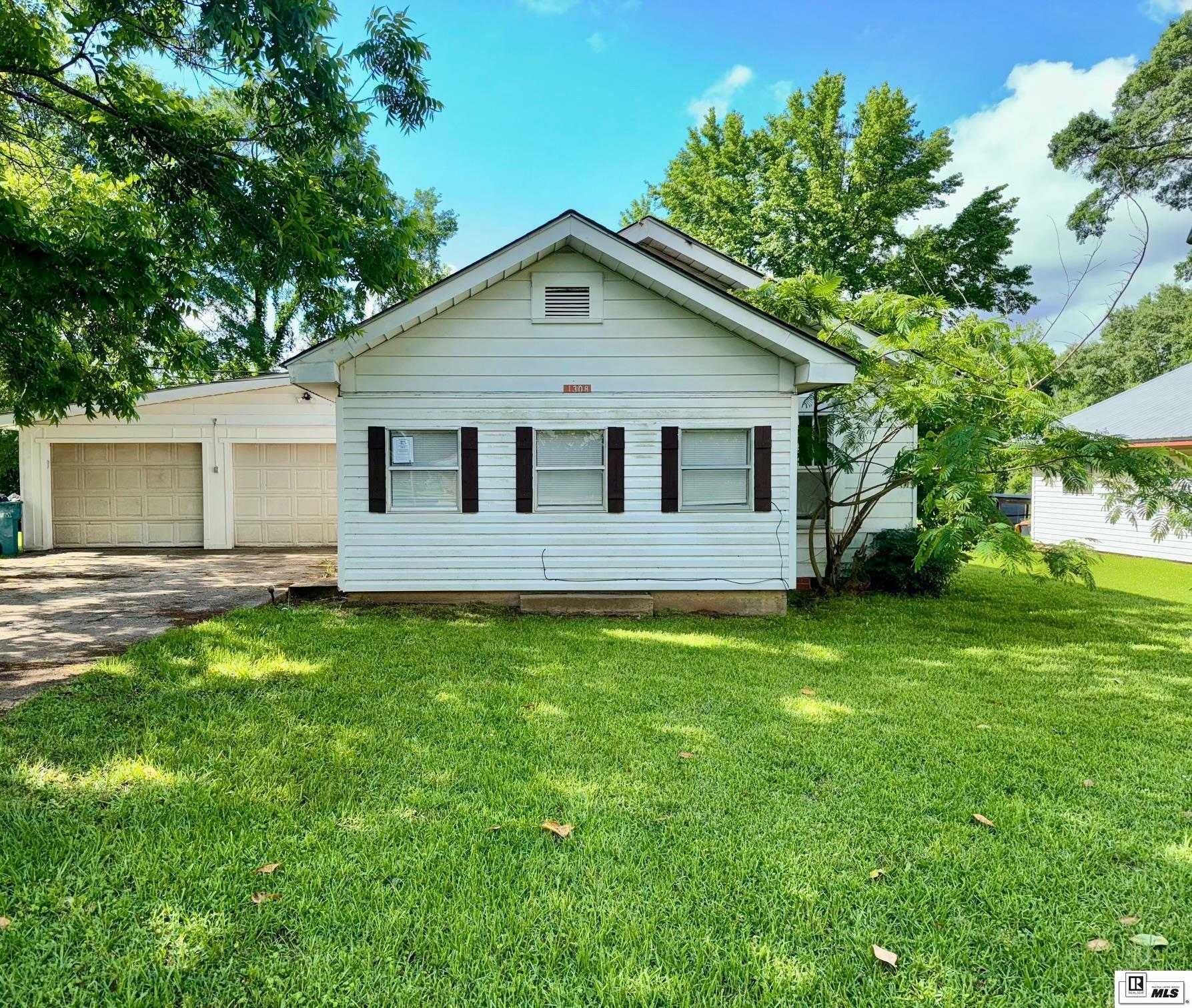 Property Photo: 1308 Cherry Ridge Road LA 71220